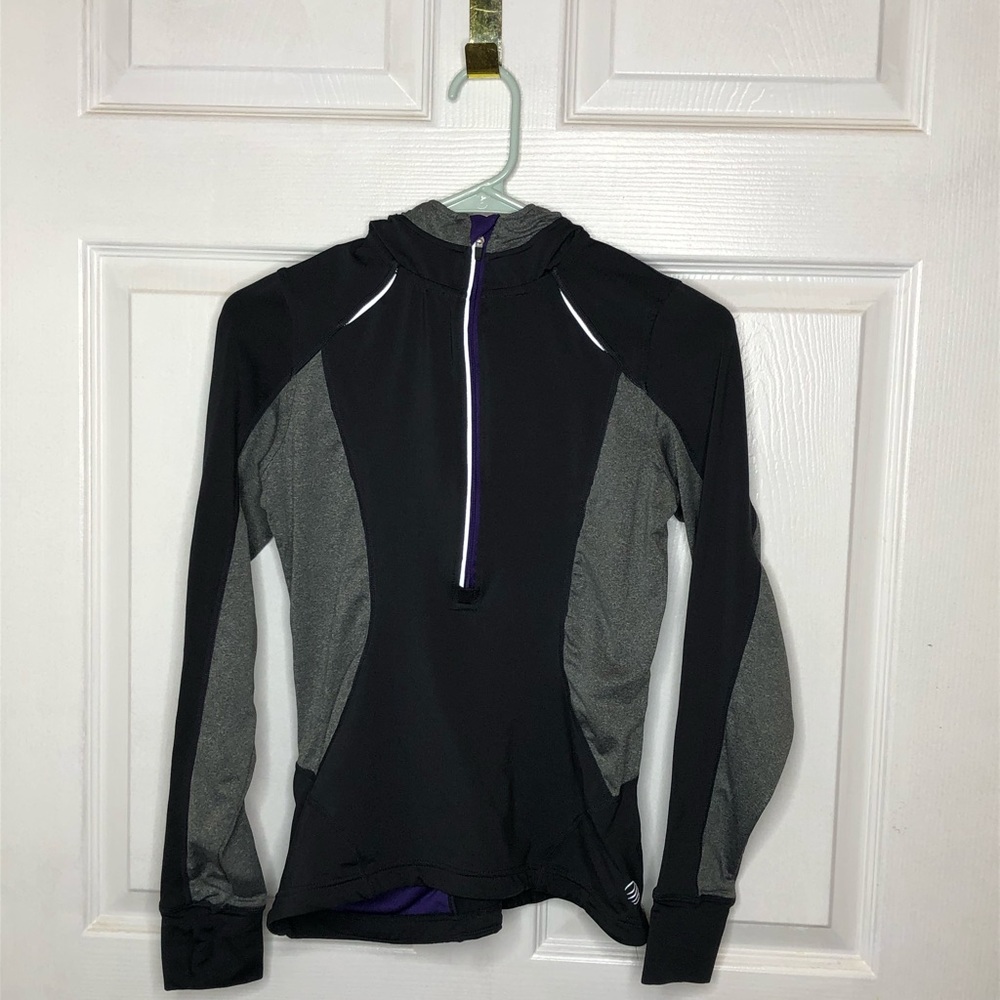 Athletic pullover
